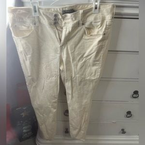 Torrid cream jeggings that are a size 14R and super soft.